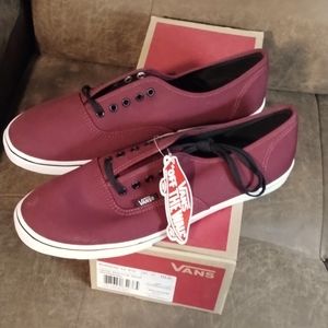 Men's size 10, Vans new in the box, maroon
